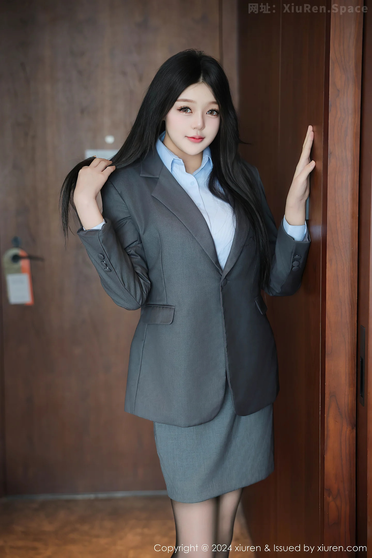 图片[3]-[XiuRen秀人网] VOL.9453 模特柚柚小奶瓶性感OL制服露粉色蕾丝内衣秀凹凸身材诱惑写真73P-秀人网官方网站